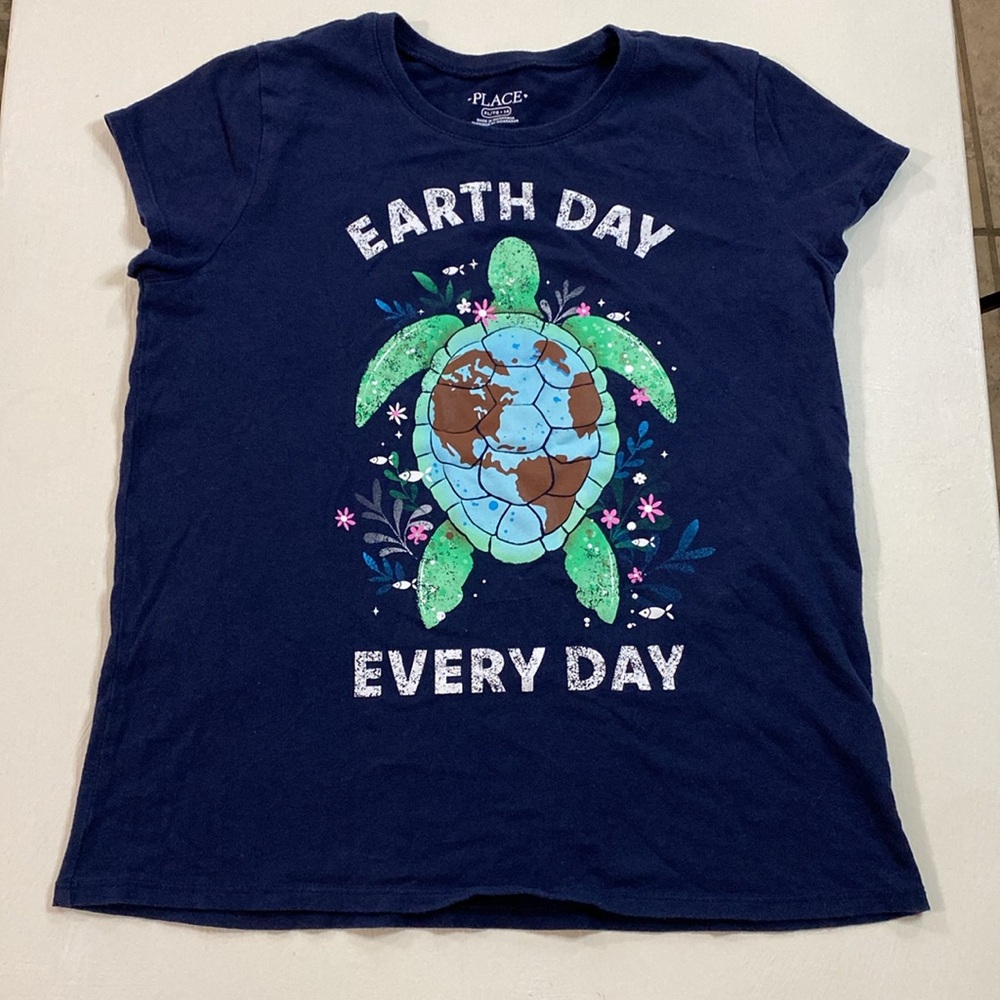 Sold only in bundle🐢Earth Day tee Childrens Place XL 12/14 turtle soft school